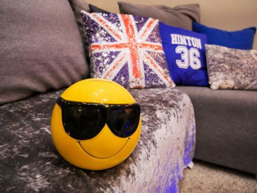 Beatles Themed Beautiful & Cosy 3 Bedroom House