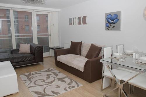 Liverpool City Waterfront Apartment