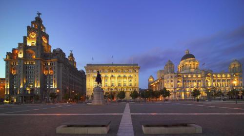 Liverpool City Waterfront Apartment