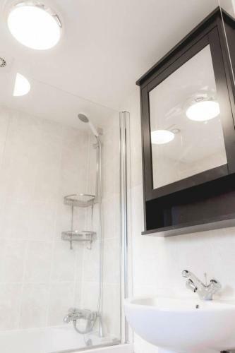 Vauxhall Apartment