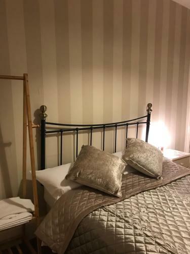 Hostal Astonwood Hotel