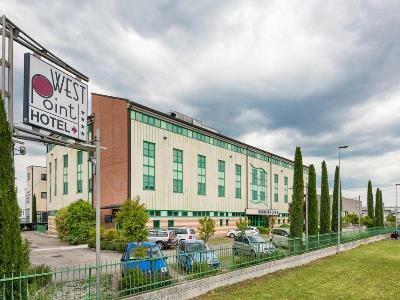 West Point Hotel