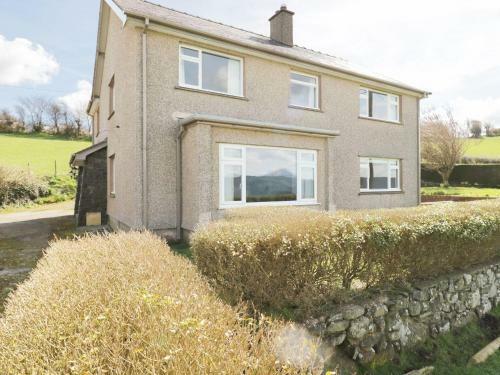 Tai Candryll, Llanrwst