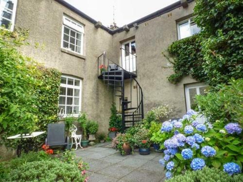 Mill Brow Apartment