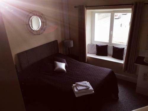 Hostal Station Guest House (room Only)