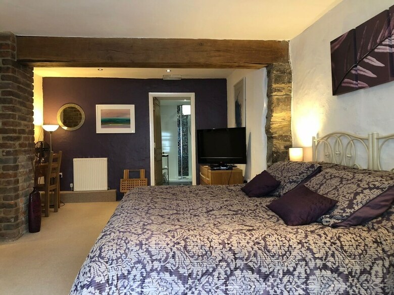 The Boat House Bed And Breakfast