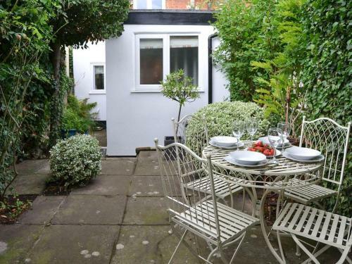 Red Brick Cottage