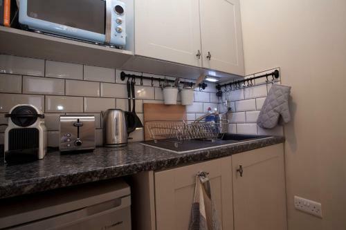 Two Bedroom Luxury Apartment By Town Hall