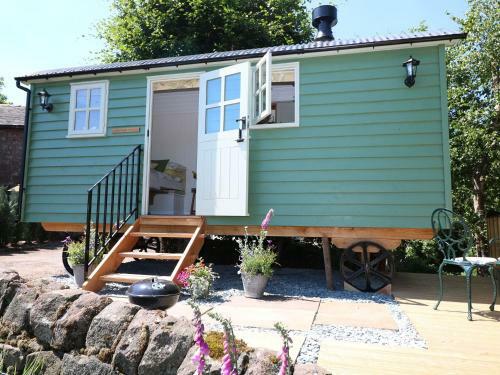 The Laburnum Retreat, Leek