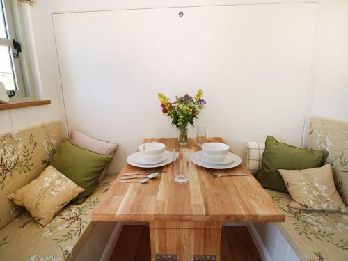 The Laburnum Retreat, Leek