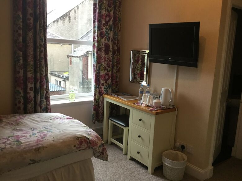 Hostal Dunclutha Guest House