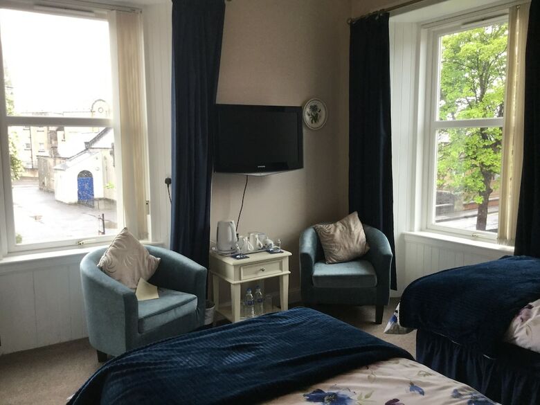 Hostal Dunclutha Guest House