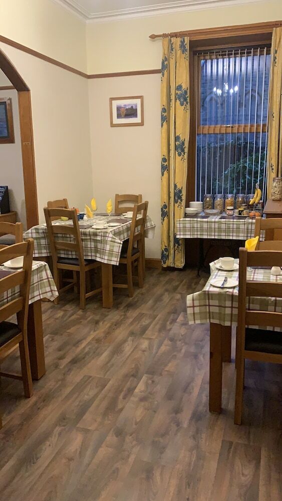 Hostal Dunclutha Guest House