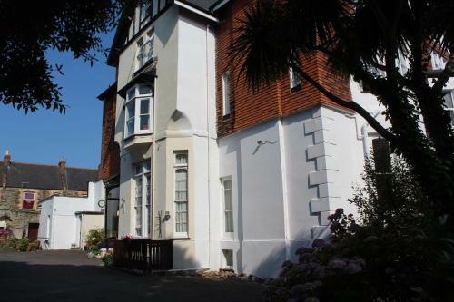 Darnley Hotel