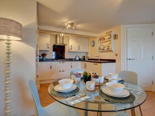 Beautiful Apartment In Ilfracombe Near Sea