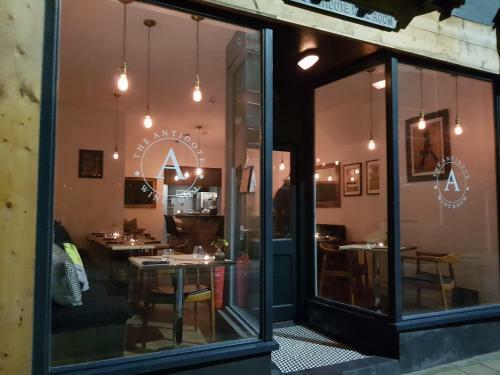 Hostal The Antidote