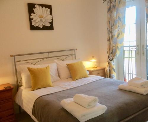 Nine Oaks Apartment