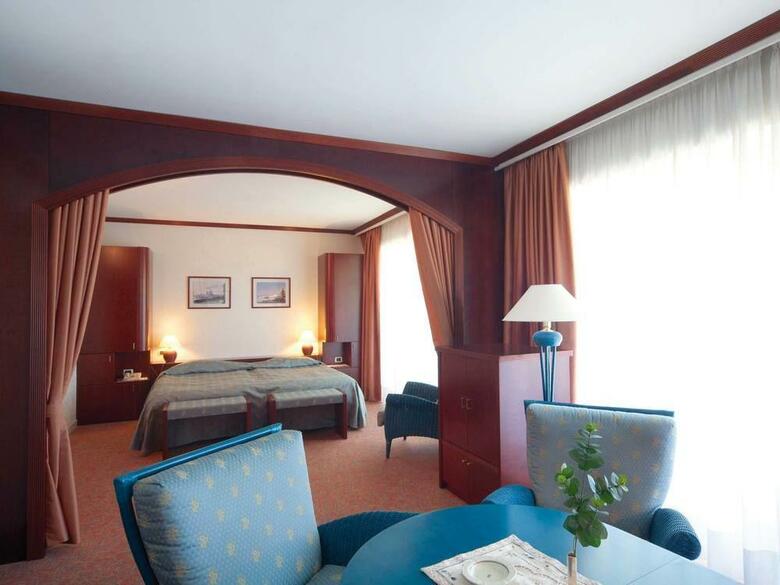 Hotel President