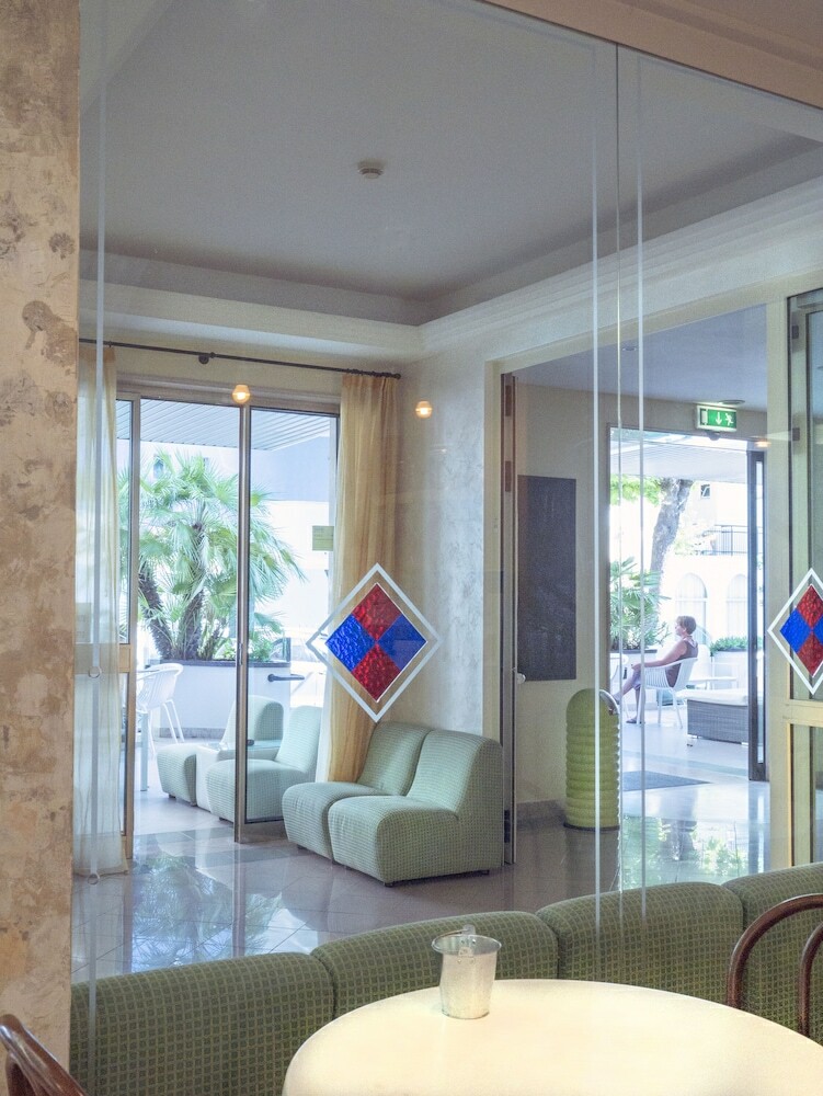 Hotel Montecarlo