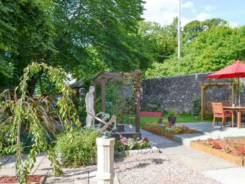 Viewmount House - Caledonian