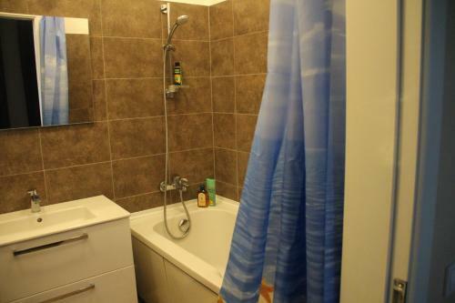 New Luxury Apartment With Two Bathrooms