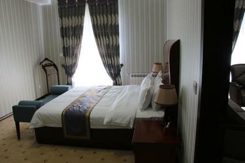 Hotel Zargaron Plaza