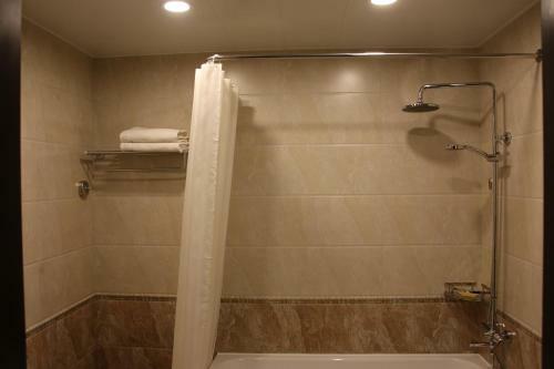 Hotel Zargaron Plaza
