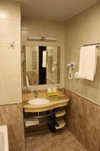 Hotel Zargaron Plaza