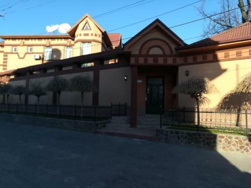 Albergue "?rcha Hotel"