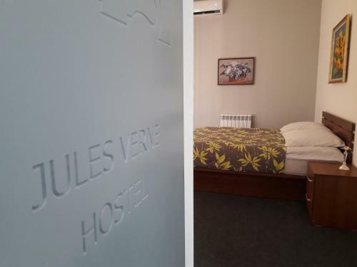Jules Verne Hostel