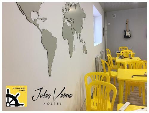 Jules Verne Hostel