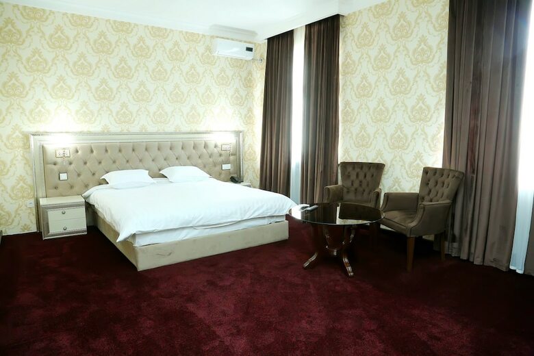 Hotel Grand Capital