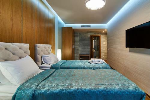 Light Hotel