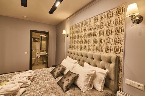 Light Hotel