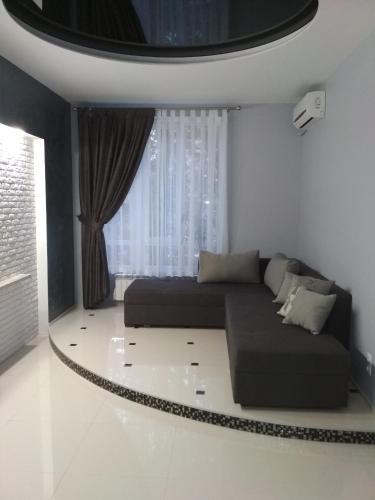 Apartment On Tytova 8