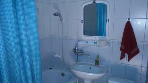 Apartment On Khodakovskogo St.
