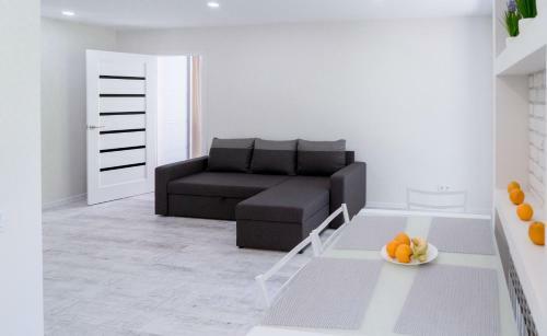 2nd Floor Apartment - Ushakova Street