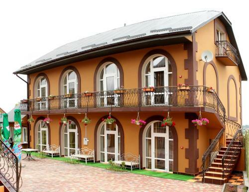 Posada Sadyba Smotrytska Perlyna