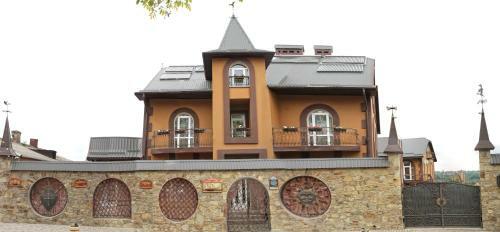 Posada Sadyba Smotrytska Perlyna