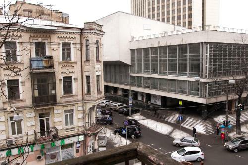 Apartment On Lvivska Square