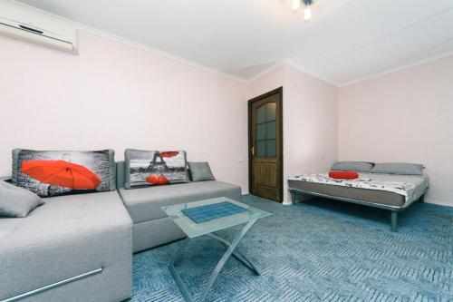 Apartment On Anri Barbyusa 56/2