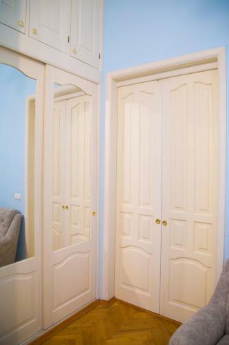Apartment In Khreshchatyk Passage