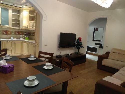 Apartment Na Ploshadi Lva Tolstogo