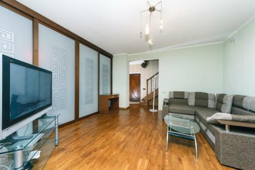 Two-storey Apartment Near Iec