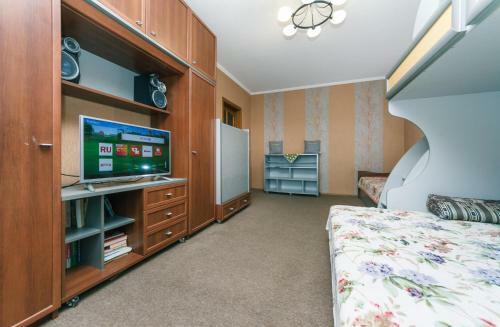 Metro Poznyaki Apartment