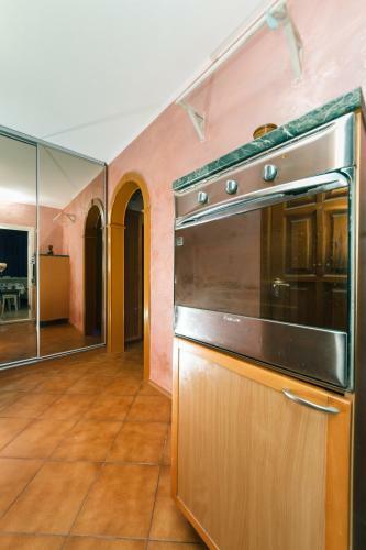 Metro Poznyaki Apartment