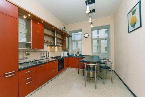 Apartment Malaya Zhitomirskaya 3