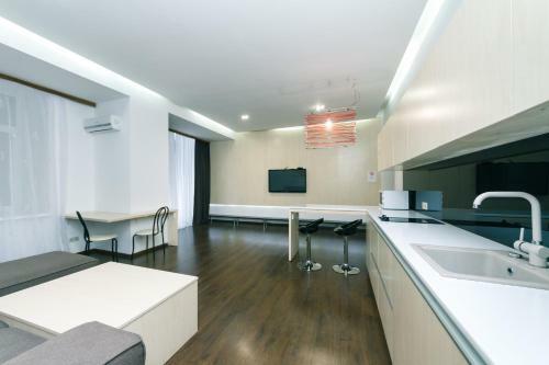Vip Apartment On Kreschatik. With Terrace