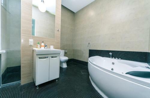 Vip Apartment On Kreschatik. With Terrace