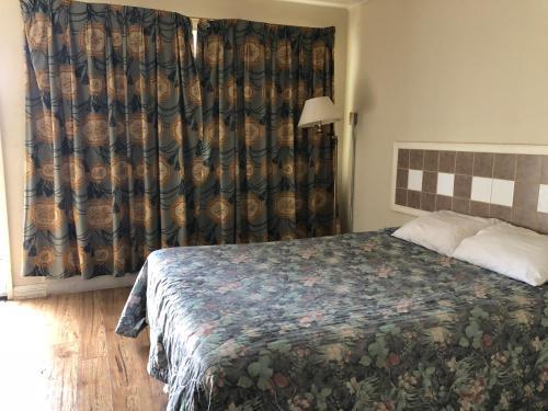 Grand Motel